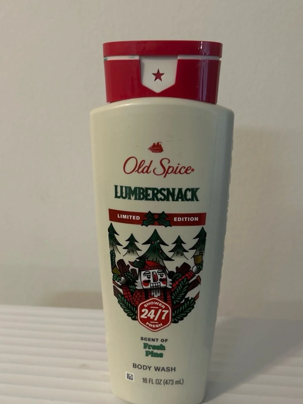 Old Spice Jacked Frost Frosted Mint  and fresh pine body wash 16oz